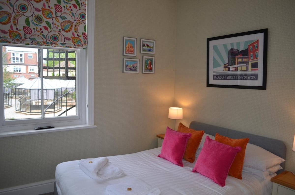 St George'S Guest House York Esterno foto