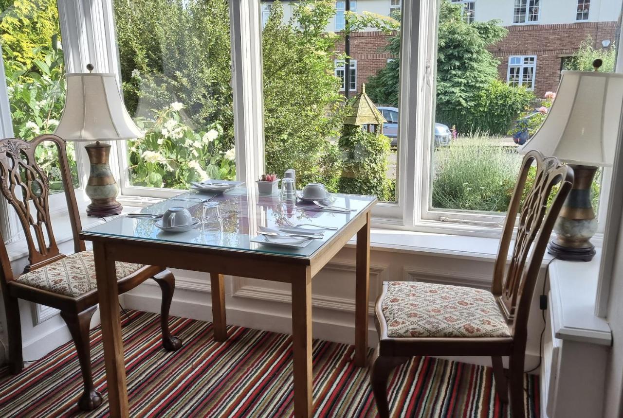 St George'S Guest House York Esterno foto