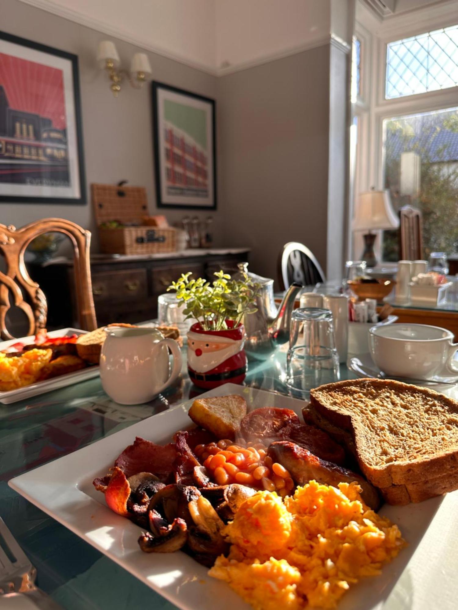 St George'S Guest House York Esterno foto