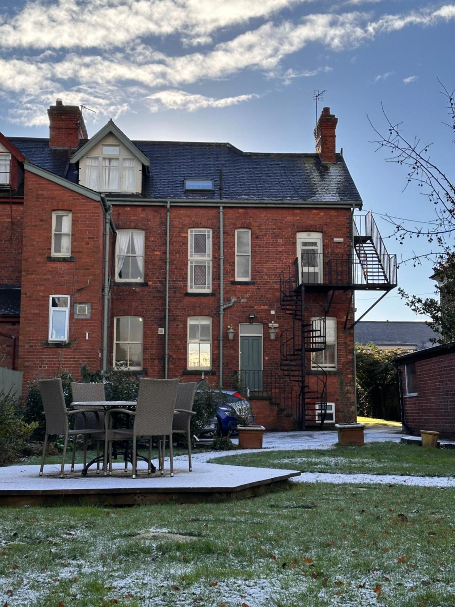 St George'S Guest House York Esterno foto